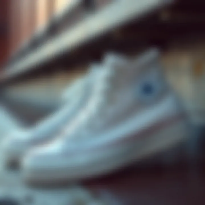 Magnificent Gri Converse Chuck 70: Spor Giyimde Bir Stil İkonu