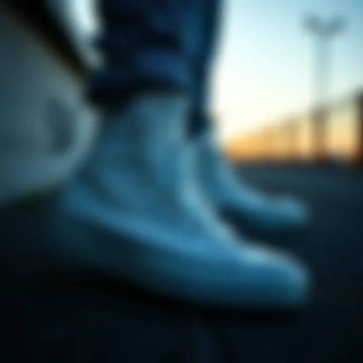 Notable Gri Converse Chuck 70: Spor Giyimde Bir Stil İkonu