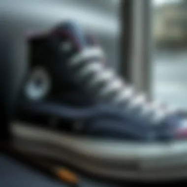 Gri Converse Chuck 70: Spor Giyimde Bir Stil İkonu Summary